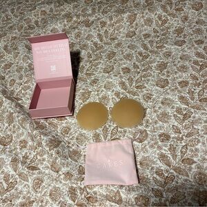 Cakes Grippy Nude Adhesive Pasties